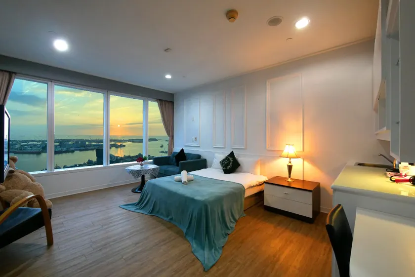 Kaohsiung Port Inn (高雄港商旅-紐約海景2人房) - Image 1