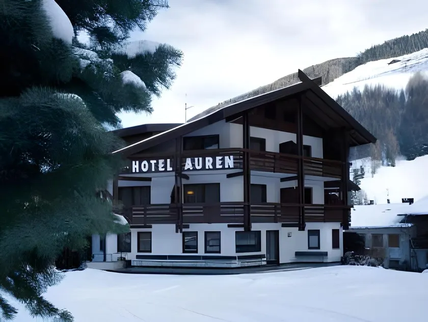Hotel Auren - Image 1