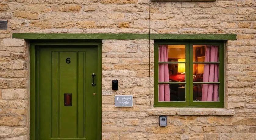 Burford Apple - Image 1