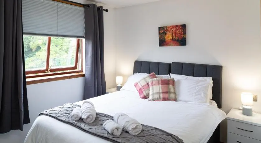 Bothwell Court Apartments - Image 1