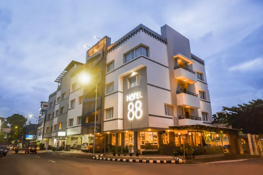 Hotel 88 Jember By WH - Strategic Location In The City Center - Image 1