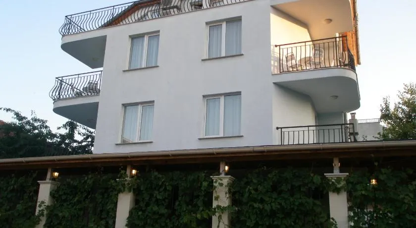 Family Hotel Maritime - Image 1