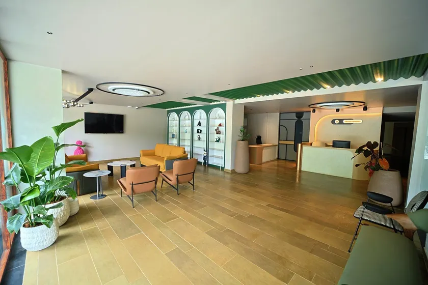 Better Suites Hotel - Image 1