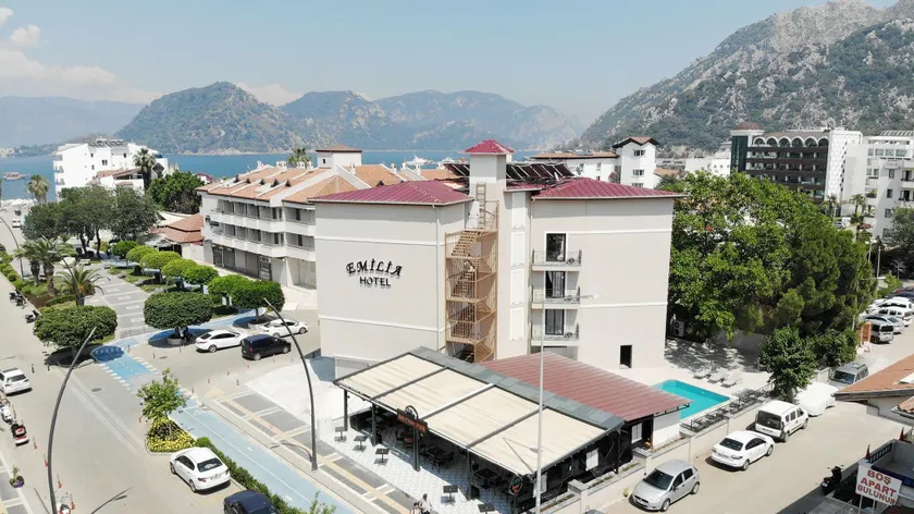 Emilia Hotel - Image 1