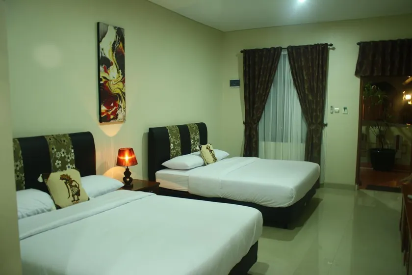 Krisna Beach Hotel - Image 1