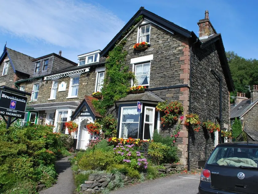 Brooklands Guest House - Image 1