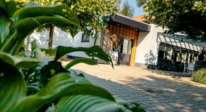 Villa 't Boshuys - a private and green location for families or friends up to 16 guests - Image 1