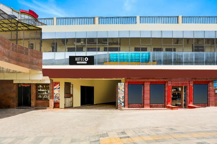 Hotel O Tajganj Near Taj Mahal West Gate - Image 1