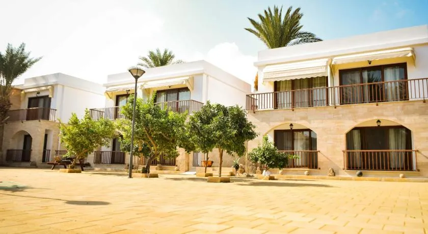 Golden Palms Guest House & Cafe - Image 1