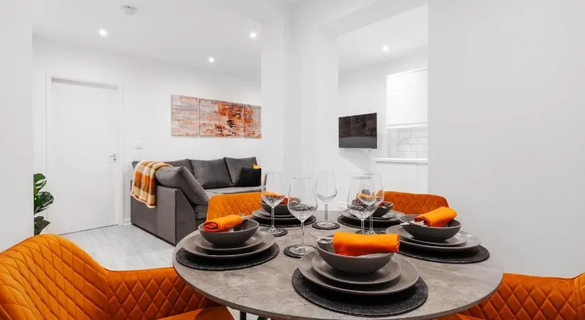Brighton Street Apartment - 2 Bedroom Free Wi-Fi and Parking - Image 1