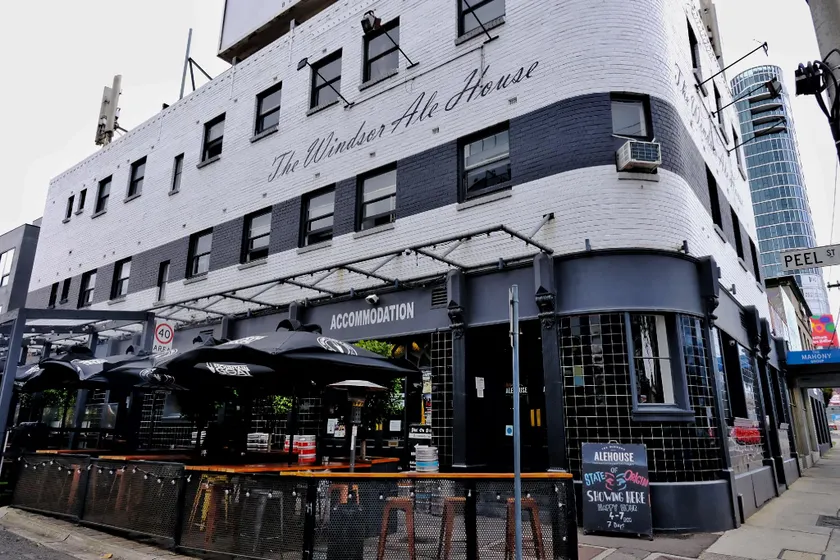 Pint On Punt Backpackers - Image 1