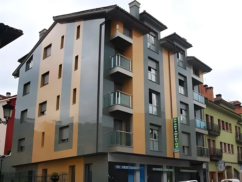 Apartamentos Spa Cueto - Image 1