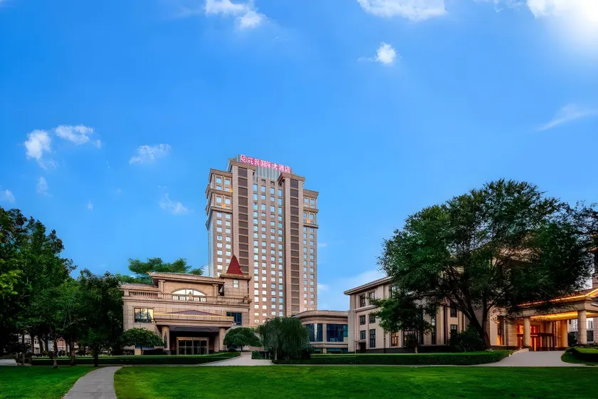 Taiyuan Garden International Hotel - Image 1