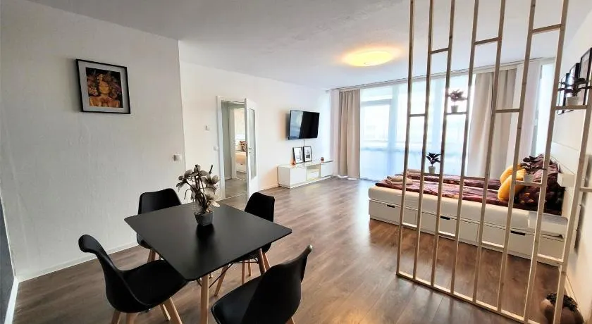 Große 3-Zimmer Wohnung, zentrale Lage. - Image 1