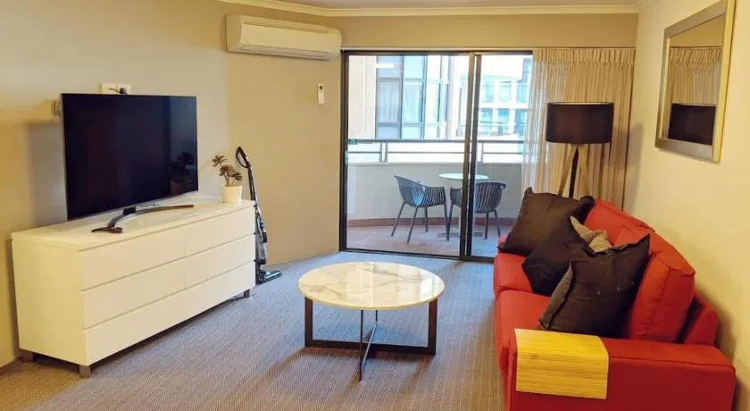 Exquisite Apartment at Citys Doorstep - Hosted by Canstay - Image 1