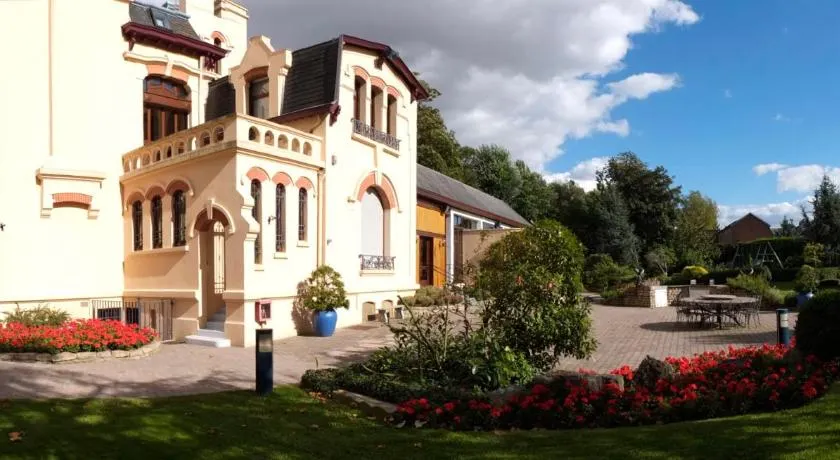 Le Manoir de la mantille - Image 1