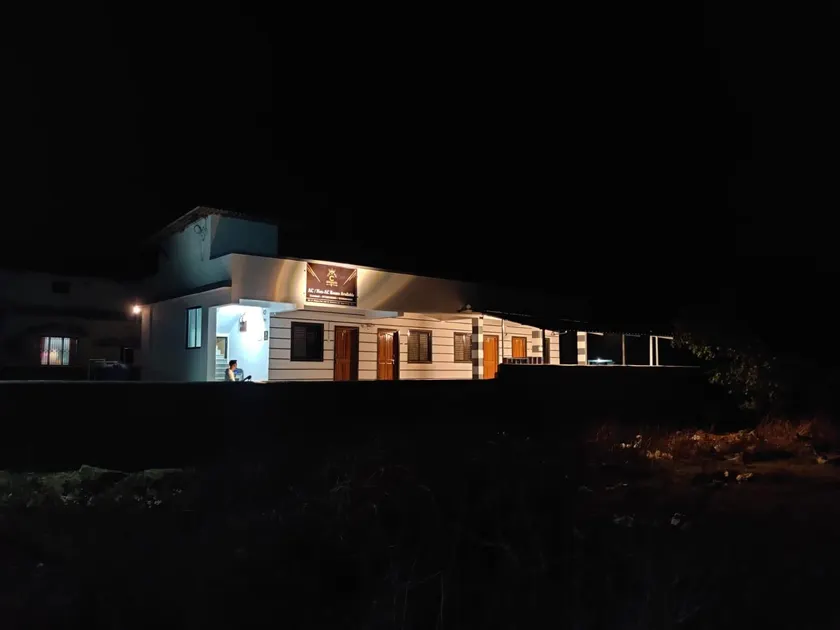 Crown hotel - Image 1