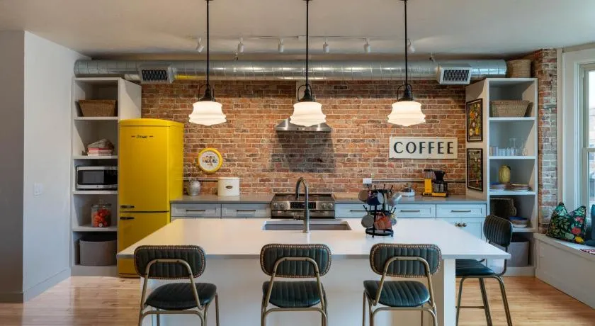 The 1913 - newly renovated historic downtown loft - Image 1