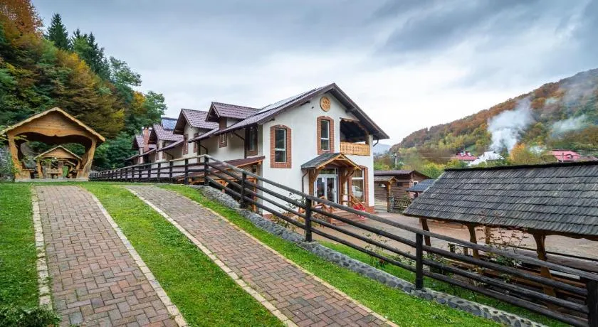 Pensiunea Popas Pop, Strambu-Baiut, Maramures - Image 1