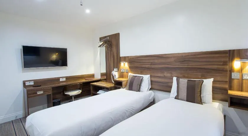 Heathrow-Windsor Guest House - Image 1