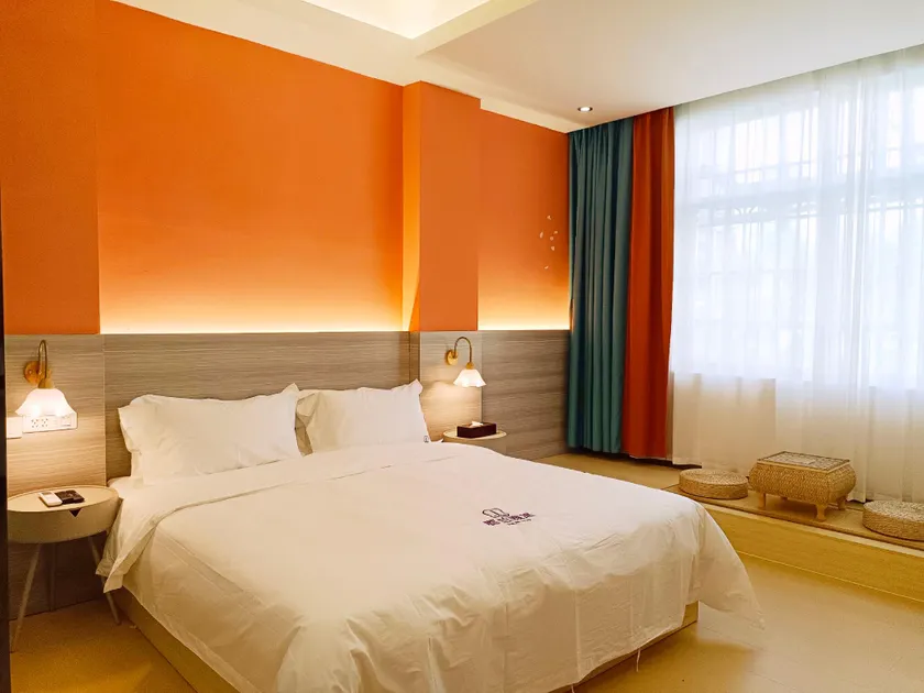 Junlan Yaju Hotel - Image 1
