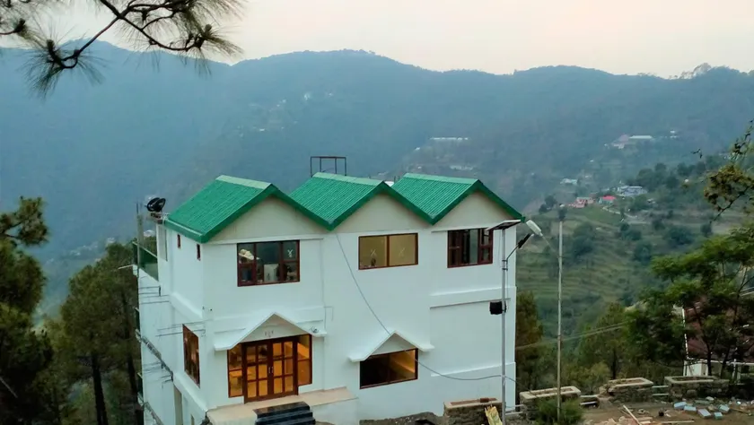 Hotel Emerald Valley - Image 1