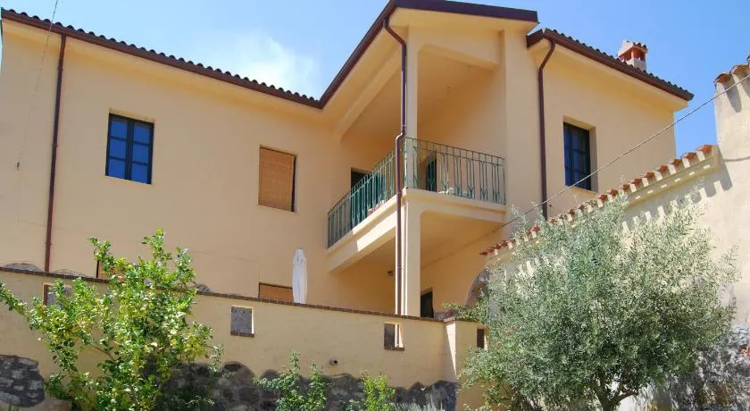 Villa Il Casale Onifai - Image 1