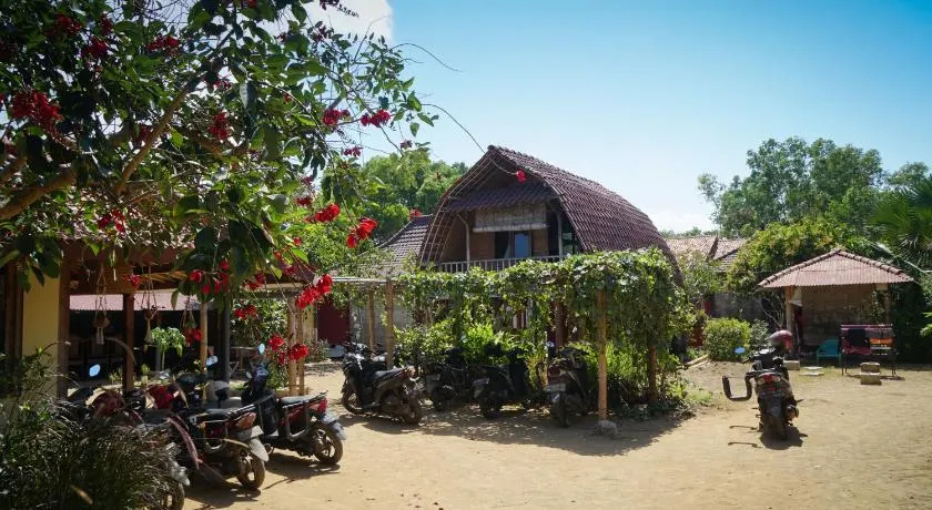 Harry's Ocean House Pacitan - Image 1
