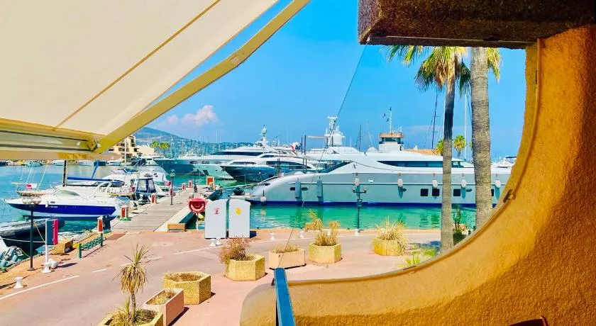MarinesAppartement-Yachts view, 100m Beach, Fiber Wifi High speed - Image 1