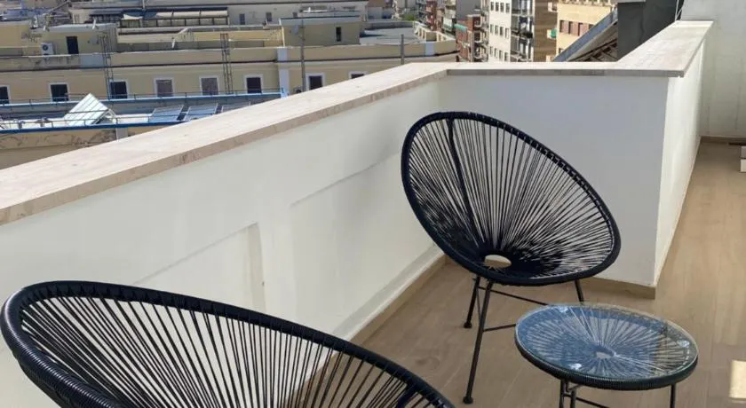 7th floor apartment - Image 1