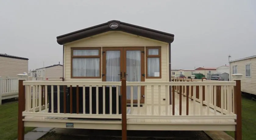 The Grange Ingoldmells Derwent 6 Berth Central heated Wrap Around Decking - Image 1