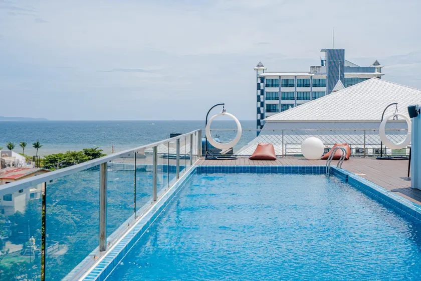 HT9 Hotel - Image 1
