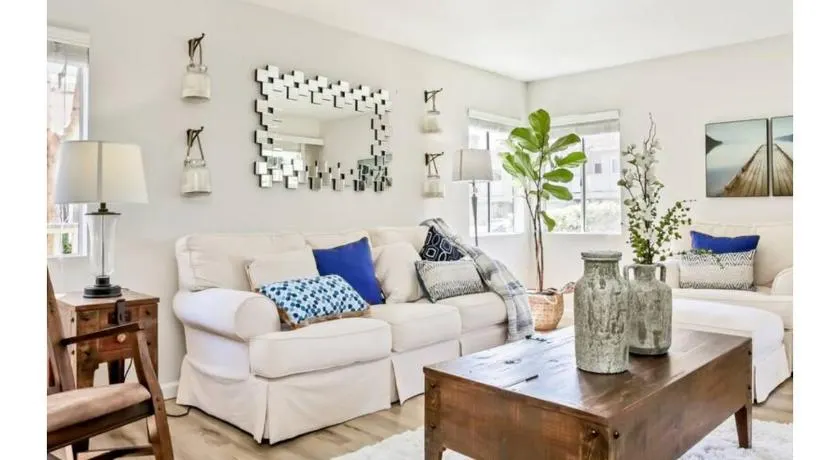 Ritz Pointe dr - Image 1
