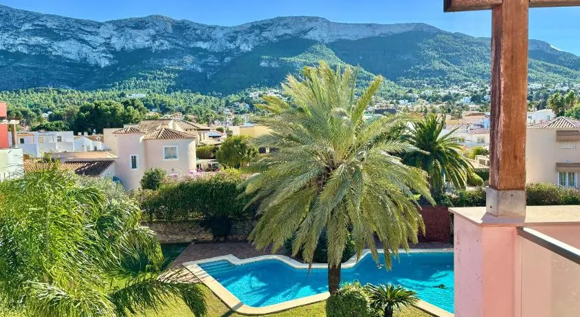 Hoteltype Penthouse 2 Beds, Parking, WIFI & pool Stunning Views - Image 1