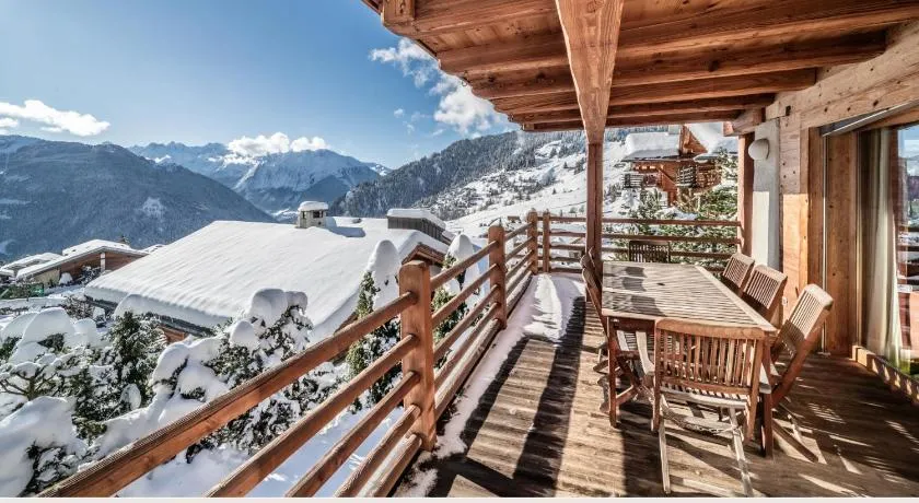 Capel Verbier - BY EMERALD STAY - Image 1