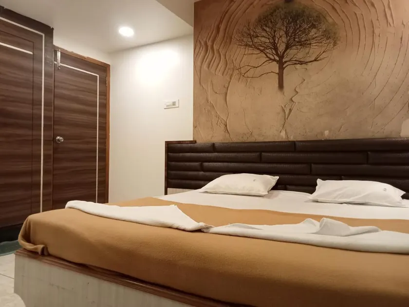 Hotel Falcon Ulhasnagar by Hotelist - Image 1