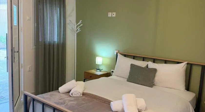 Flo's Apartment 8 - Image 1