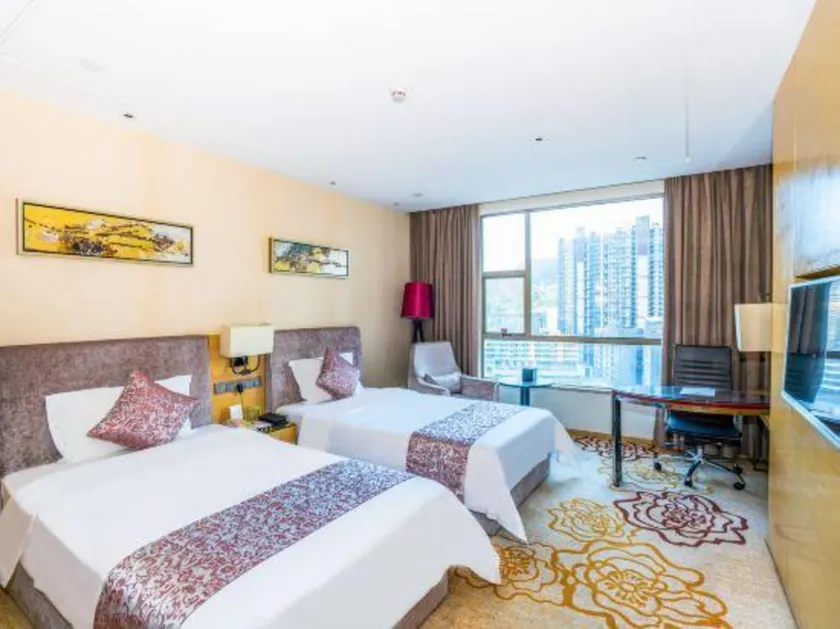City Hotel - Image 1