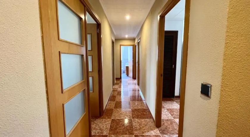 Bonito y grande apartamento cerca de la playa - Image 1