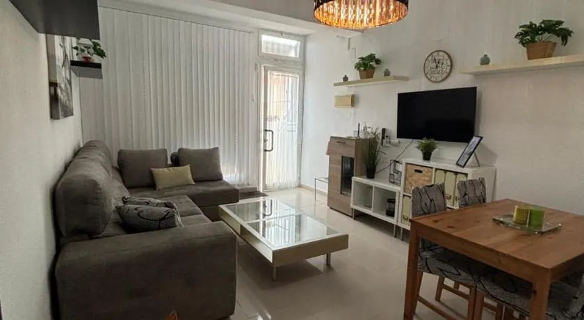 Apartamento Royal Gines II a 10" de Sevilla, a 20" del Aeropuerto de Sevilla - Image 1