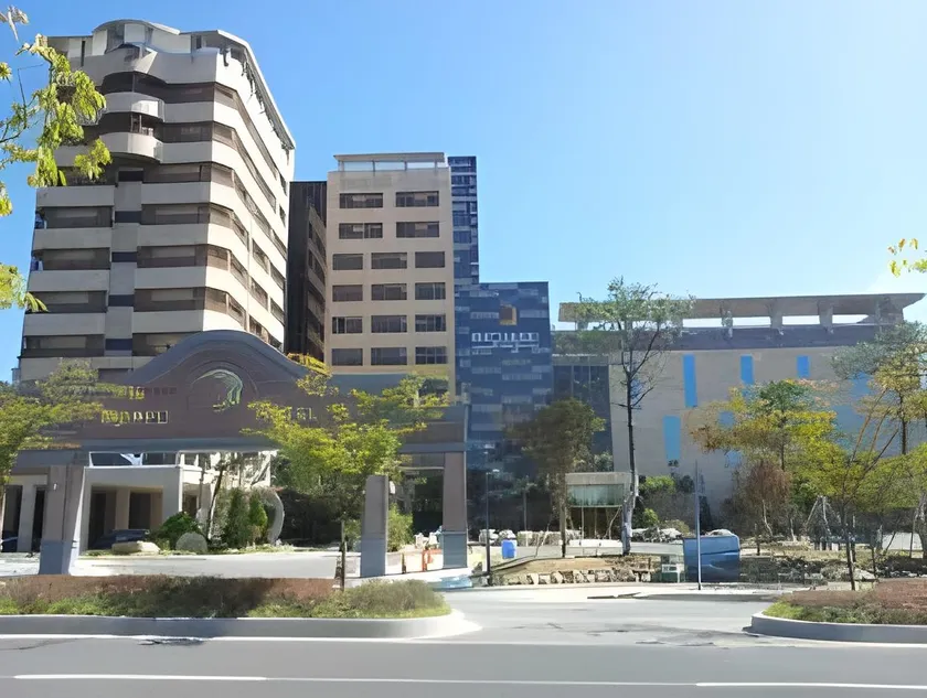 Richell Hotel - Image 1