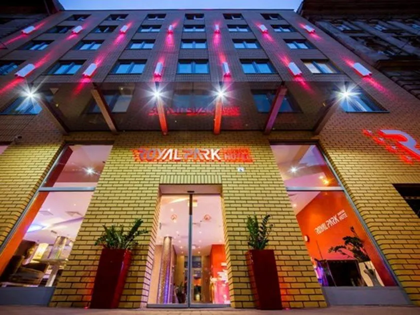 Royal Park Boutique Hotel - Image 1