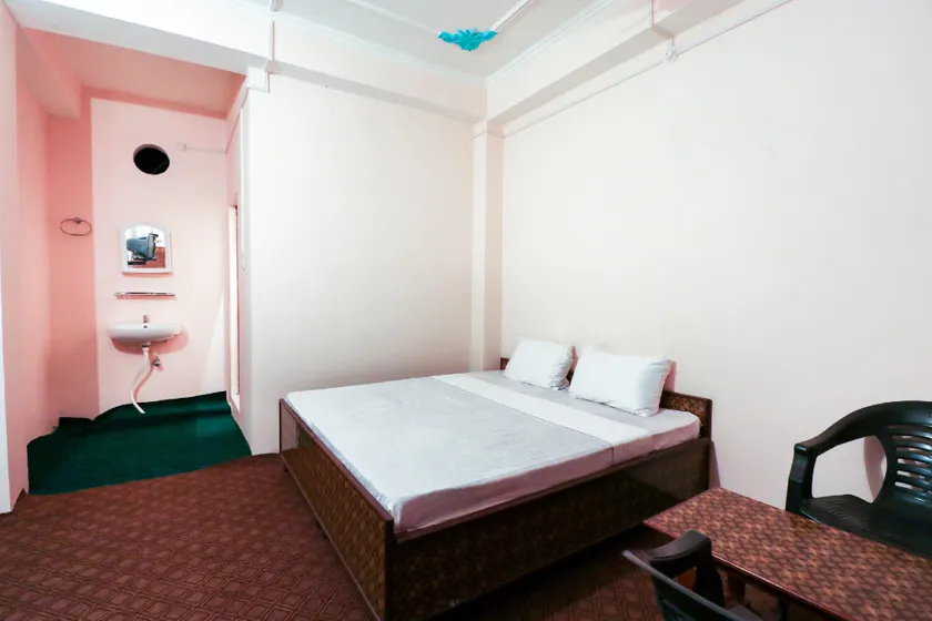 Hotel O Dp Bar - Image 1