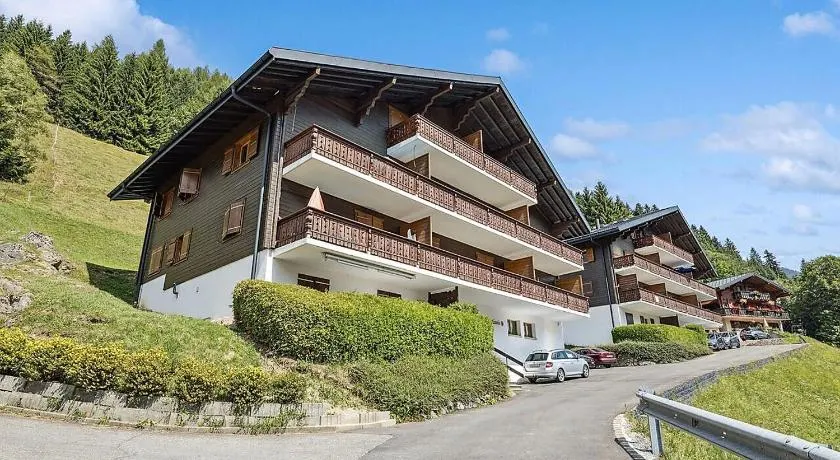 Ski-In Comfort Charming Morgins 5 Min Walk to Portes du Soleil Telecabine - Image 1