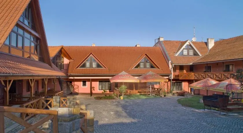 Bezměrovský dvůr Kroměříž - Image 1