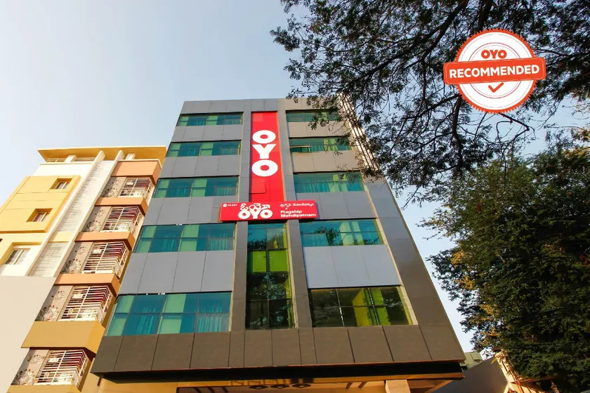 Goldhorn Hotels & Banquet Mehdipatnam Near St Ann's college - Image 1