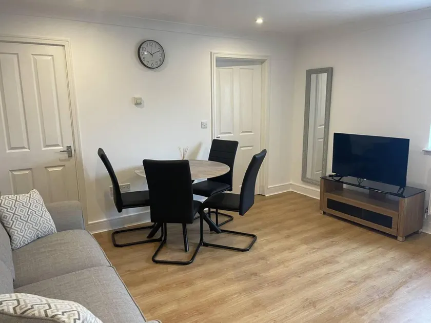 Modern The Mews Apartment - Image 1