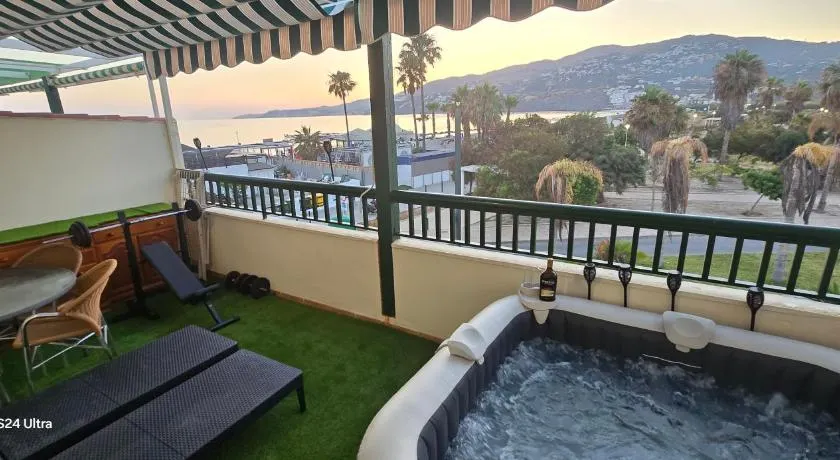 Terraza al mar - Image 1