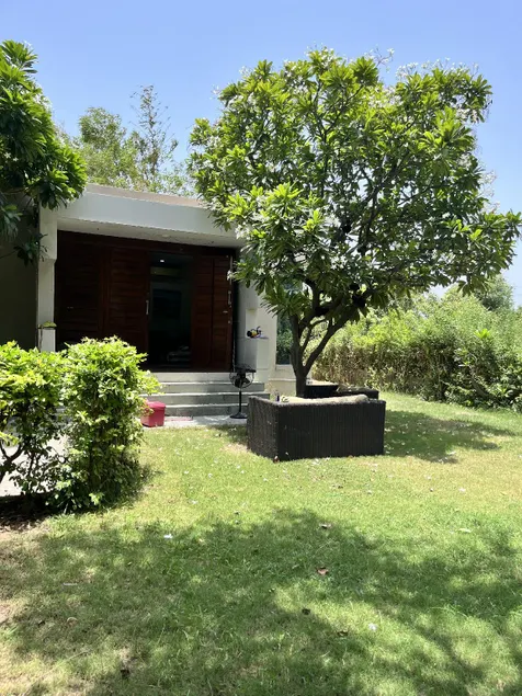 Yug villa - Image 1