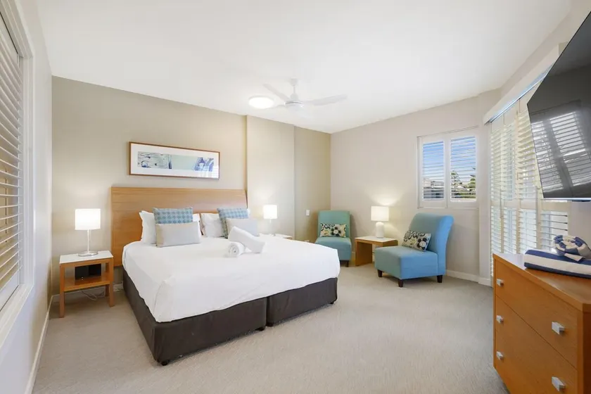 The Pool Resort Kingscliff - One Bed Spa Suite with Park View (1228) - Image 1
